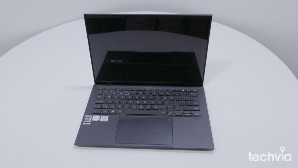 ASUS ExpertBook B9 OLED